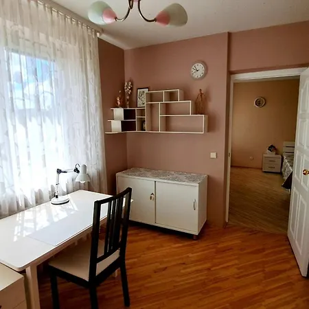 Apartmán Spacious Four-room In Naujamiestis *